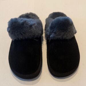 Cozy Black and Gray Women's Slippers